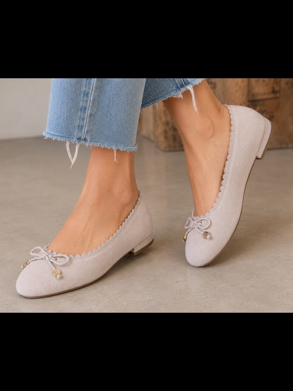 Lauren Ralph Lauren light taupe Scalloped leather Ballet Flats with Bow